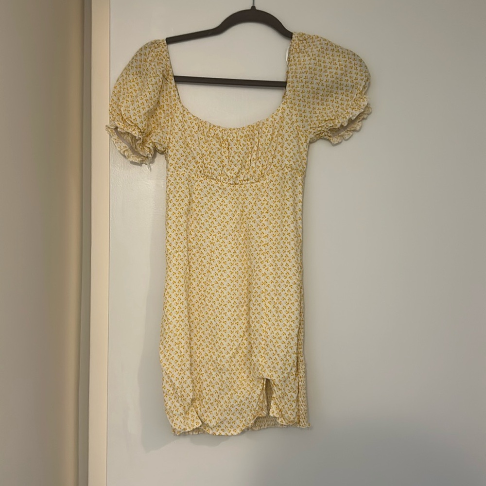 cutest yellow dress for summer! Size S
